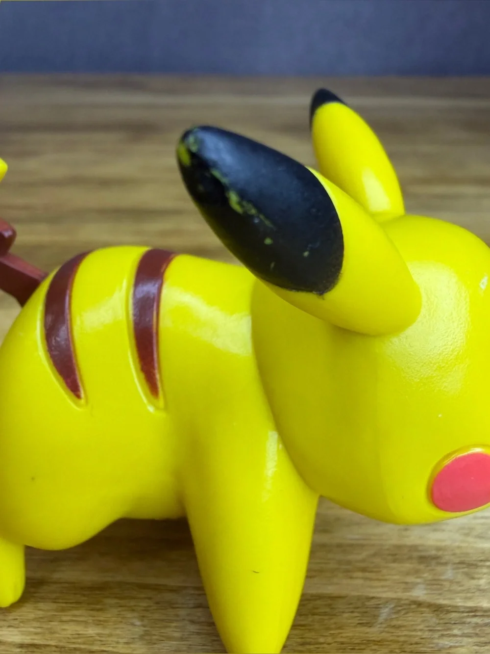 Pokémon Pikachu Figure 2011 JAKKS All Fours Pose, Yelling Expression Toy